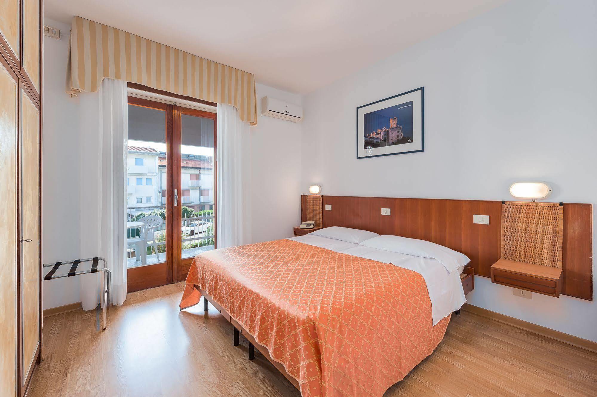 Hotel Helvetia Grado Extérieur photo